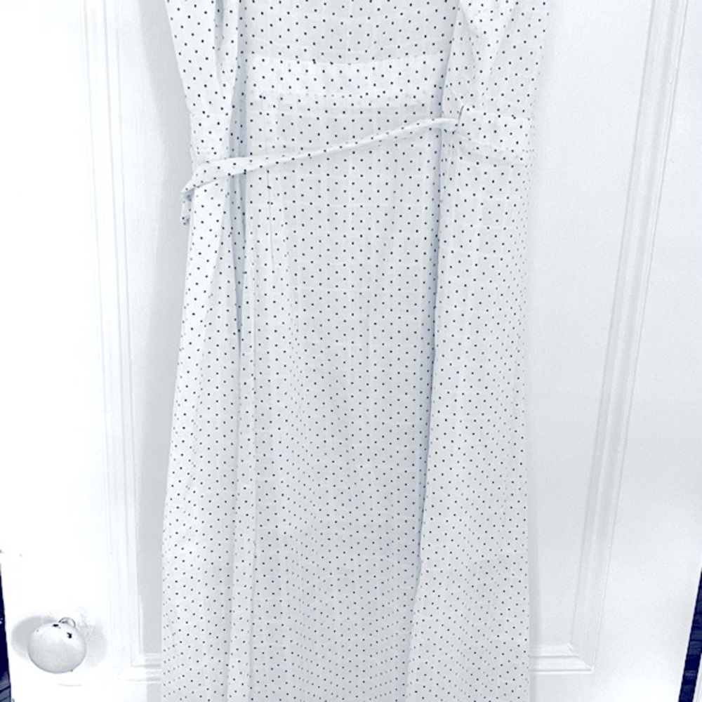 NWT Revolve Line+ Dot Lillie Wrap MIDI in White w/ Gray polka dots - XS - Picture 8 of 12